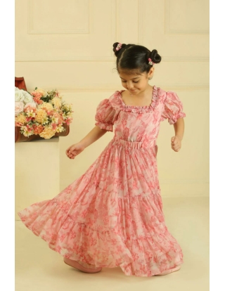Can’t get enough of the chic vibes from LH Fashion!